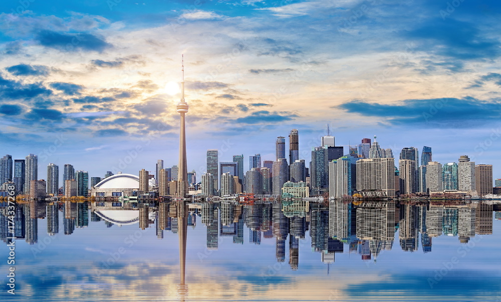 Toronto skyline from Ontario lake - obrazy, fototapety, plakaty 