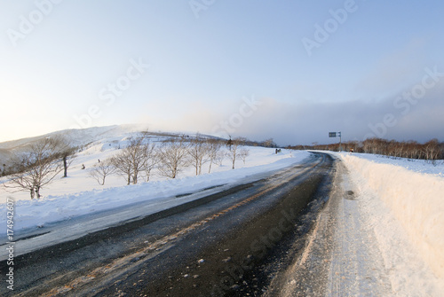 冬の道東 夕方の凍結した藻琴峠 北海道 Buy This Stock Photo And Explore Similar Images At Adobe Stock Adobe Stock