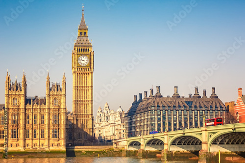 Cuadros en Lienzo Big Ben and westminster bridge in London