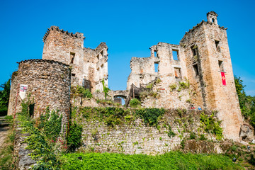 Wall Mural - Le château de Laguépie à Saint-Martin-Laguépie