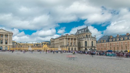 Wall Mural - Head main entrance timelapse with the tourists in the Versailles Palace. Versailles, France.