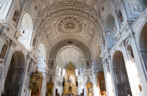 Zdjęcie XXL Kościół Świętego Michała Wnętrze Monachium Niemcy
