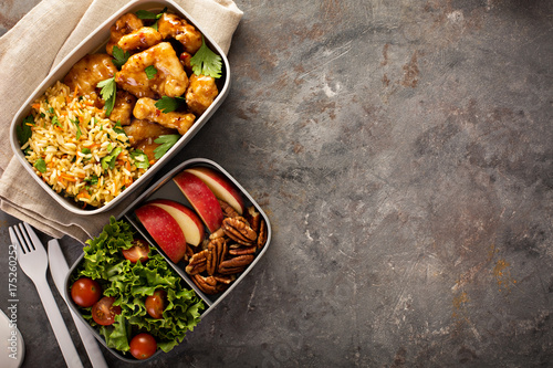 Fotomural Lunch boxes with food ready to go