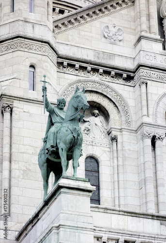 Cuadros en Lienzo Statue of King Louis IX on the Sacré-Coeur, Montmarte,Paris,France, 2017