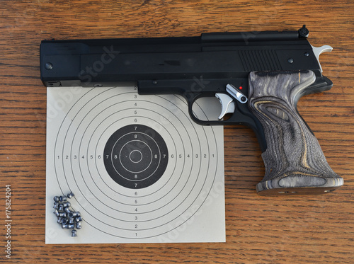 Plakat Automatyczny pistolet pneumatyczny.