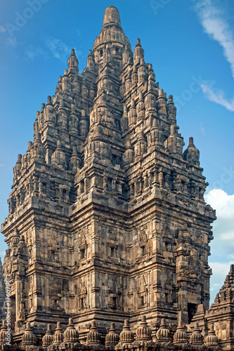 Plakat Prambanan lub Candi Rara Jonggrang to kompleks świątyni hinduskiej w Jawie, w Indonezji, poświęcony Trimurti: Stwórcy (Brahma), obrońcy (Wisznu) i Niszczycielowi (Shiva)