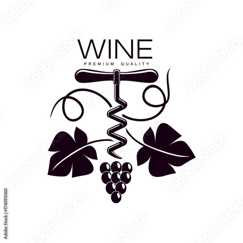 Fotografía wine corkscrew decorated with grapevine with leaves, ripe grapes and twig