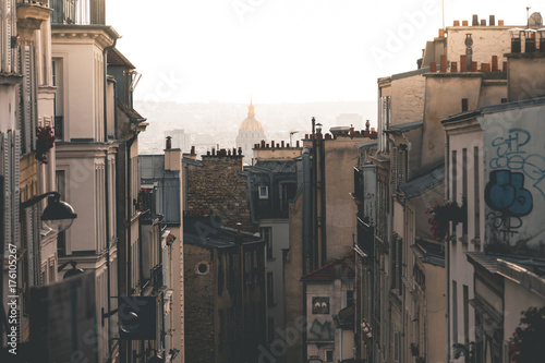 Plakat Dom Fassades widziany z Montmartre - Paryż