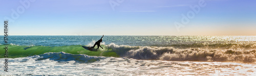 Zdjęcie XXL Surfer na fali.