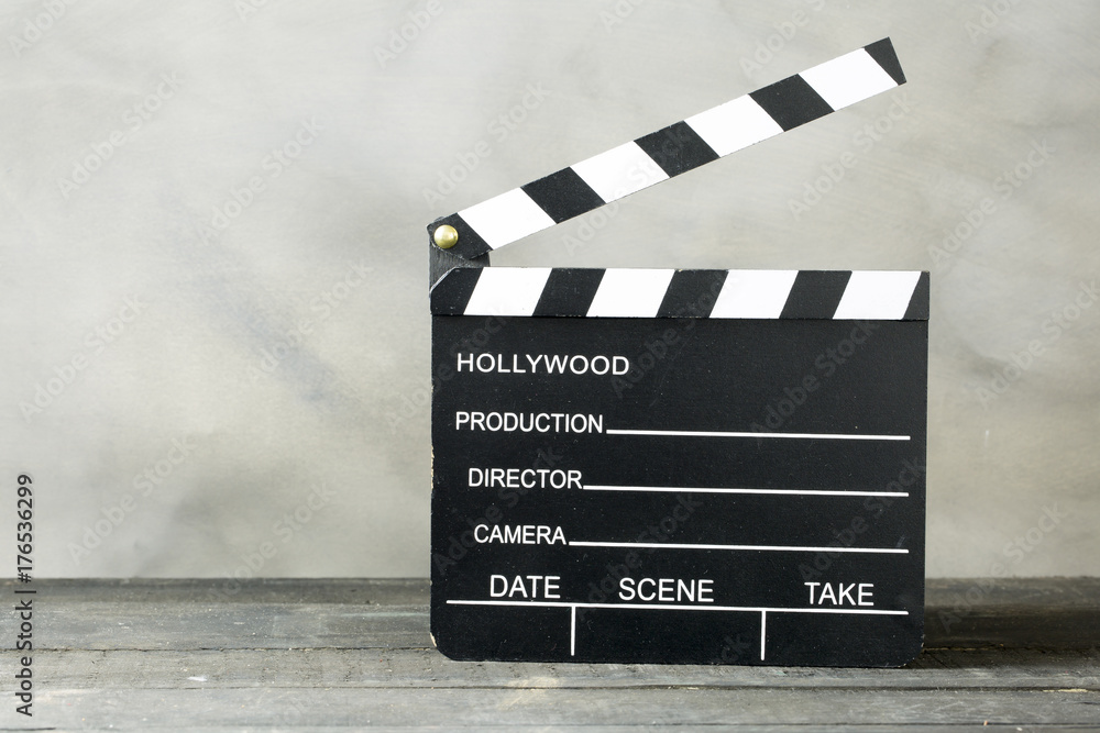 Movie Clapper Board and Popcorn - obrazy, fototapety, plakaty 
