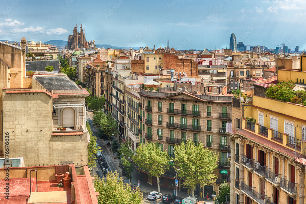 Obraz na płótnie Aerial view over the rooftops of central Barcelona, Catalonia, Spain w salonie