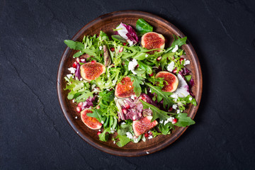 Canvas Print - Autumn salad with arugula