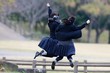 © Scott Mirror - ジャンプ！元気いっぱいの女子高校生