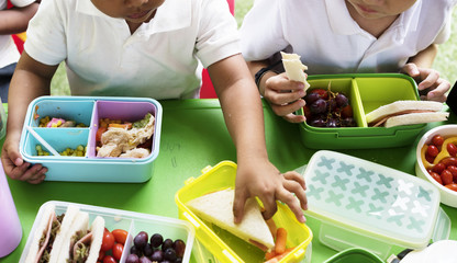 Kids eating lunch at elementary school