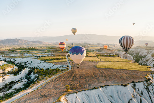 Zdjęcie XXL Słynną atrakcją turystyczną Kapadocji jest lot lotniczy. Kapadocja jest znana na całym świecie jako jedno z najlepszych miejsc na loty z balonami. Kapadocja, Turcja.