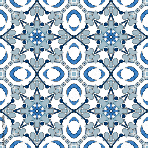 portuglaskie-plytki-w-stylu-azulejos-w-niebiesko-bialych-odcieniach