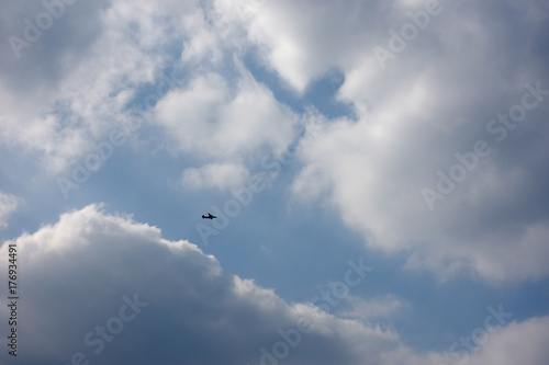 飛行機と青空と雲 空想 雲のモンスター 正面を向いたモンスターの顔のイメージなど 目撃者 偉大な存在 神々しい 神秘的な顔などのイメージ Stock Photo Adobe Stock 飛行機と青空と雲 空想 雲のモンスター 正面を向いたモンスターの顔のイメージなど 目撃者 偉大な存在 神々しい 神秘的な顔などのイメージ Stock Photo Adobe Stock
