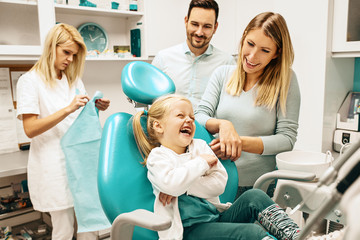 Wall Mural - Family in dental office