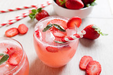 Fresh Strawberry Juice With Ice