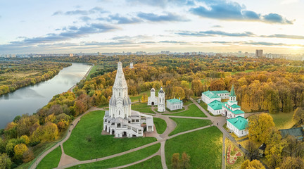 Wall Mural - Church of the Ascension in Kolomenskoye park in autumn season (aerial view), Moscow, Russia