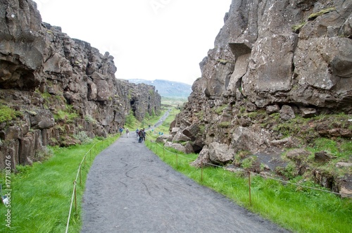 アイスランド ギャウ ゴールデンサークル シンクヴェトリル国立公園 世界遺産 地溝帯 プレート 絶景 夏 Iceland Island Summer Golden Circle Gja Thingvellir National Park Gja Stock Photo Adobe Stock アイスランド ギャウ ゴールデンサークル シンクヴェトリル国立公園 世界遺産 地溝帯 プレート 絶景 夏 Iceland Island Summer Golden Circle Gja Thingvellir National Park Gja Stock Photo Adobe Stock