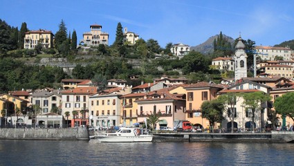 Blick auf Menaggio am Comer See