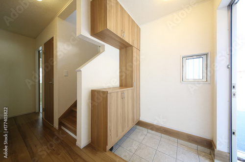 戸建住宅 玄関 イメージ 施工例 Stock 写真 Adobe Stock