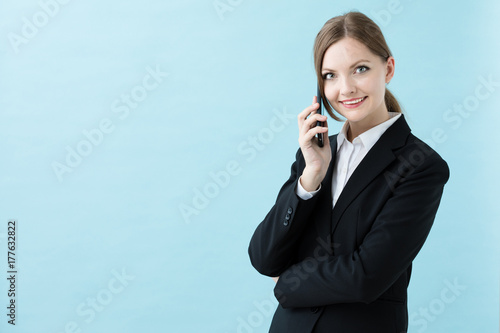 電話をする外国人女性 ブルーバックイメージ Buy This Stock Photo And Explore Similar Images At Adobe Stock Adobe Stock 電話をする外国人女性 ブルーバックイメージ Buy This Stock Photo And Explore Similar Images At Adobe Stock Adobe Stock