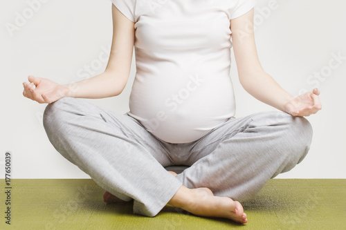 Plakat Zbliżenie kobiety w ciąży