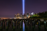 Fototapeta Nowy Jork - Brooklyn Pier Tribute In Lights 