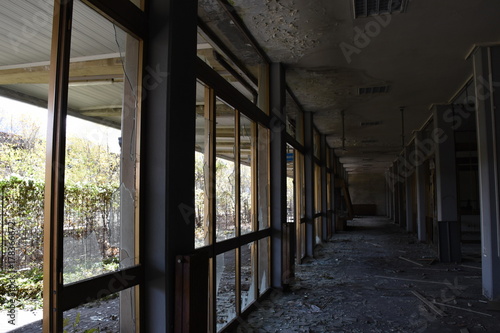 Lost Places Vergessene Orte Spind Werkstatte Tisch Akten