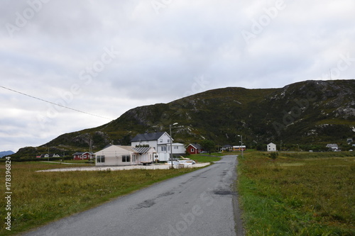 Norwegen Sommaroy Meer Tromso Insel Hillesoy Kvaloya Dorf