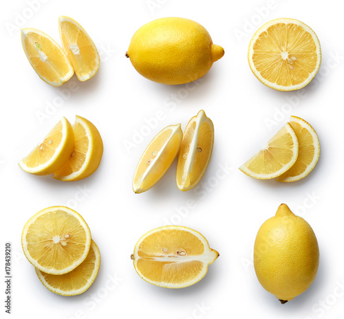 Fotomural Fresh lemon isolated on white background