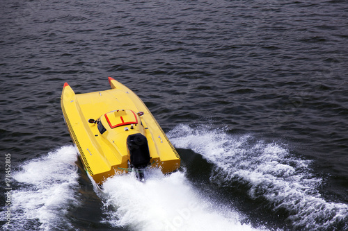 Zdjęcie XXL Offshore łódkowaty taxi w morzu Złoty róg w Istanbuł