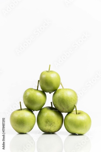 Plakat zielone jabłka