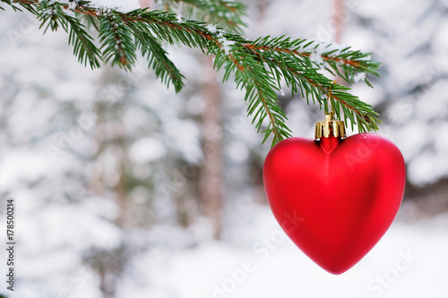Plakat Boże Narodzenie zabawkarski serce na drzewie