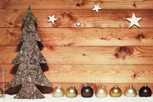 Weihnachtsdekoration Aus Holz Mit Christbaumkugeln Kaufen Sie Dieses Foto Und Finden Sie Ahnliche Bilder Auf Adobe Stock Adobe Stock