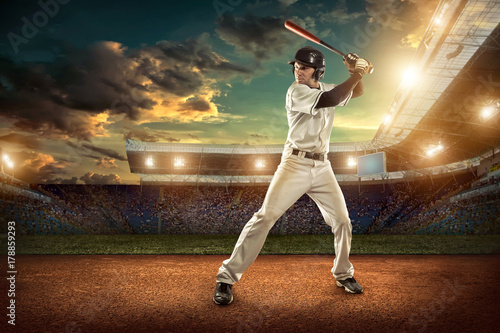 Plakaty Baseball  gracze-baseballa-w-akcji-na-stadionie