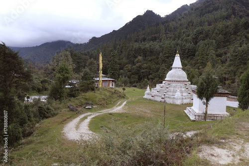 Plakat Stupa w pobliżu przełęczy, Bhutan