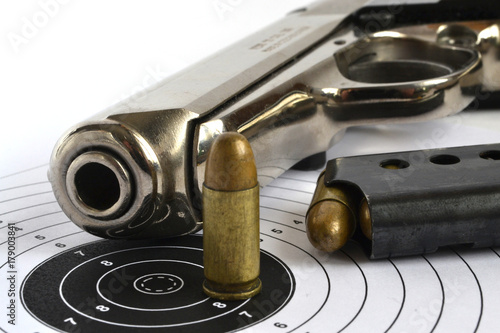 Plakat Pistolet i amunicja