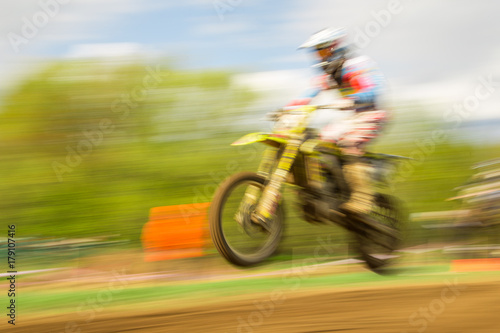 Zdjęcie XXL Rowerzysta na motocross w ruchu