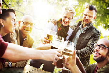 Wall Mural - Friends having beers