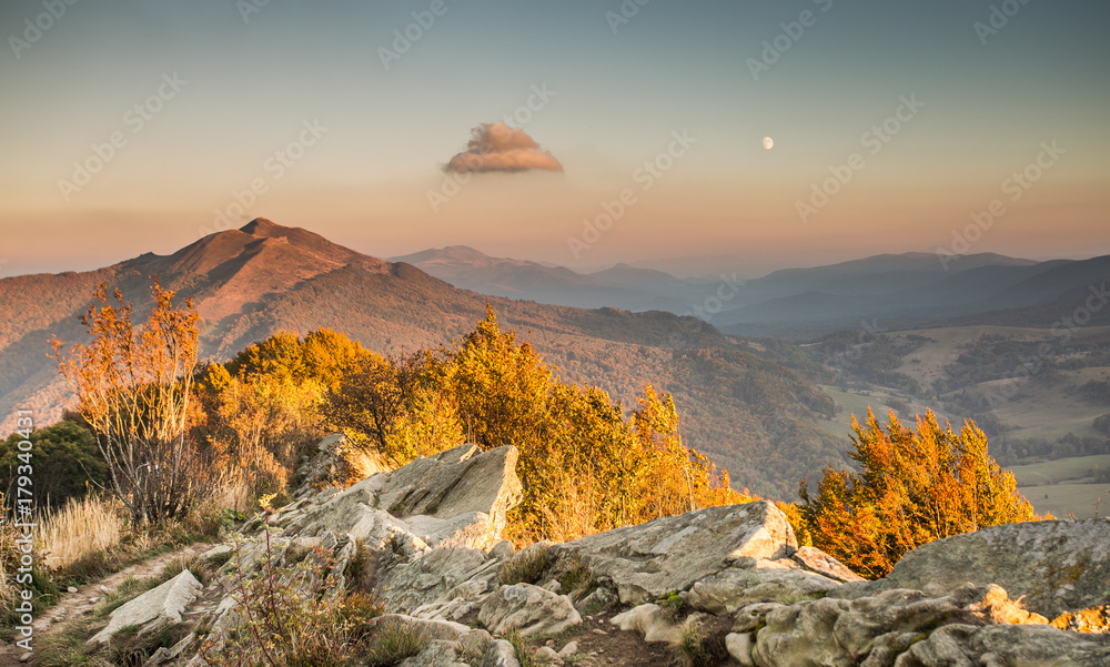 Piękne góry Bieszczady - obrazy, fototapety, plakaty 