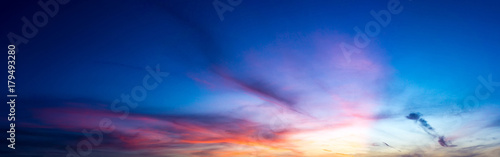 Panorama twilight nature sky and cirrus cloud Tableau sur Toile