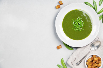 Wall Mural - Fresh green pea soup