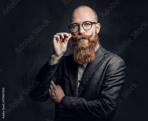 Plakat A man dressed in a suit.