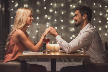 Wall Mural - Couple on a date