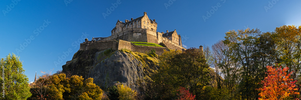 Edinburgh Castle, one of the most famous landmark of Scotland. City of Edinburgh, United Kingdom - obrazy, fototapety, plakaty 