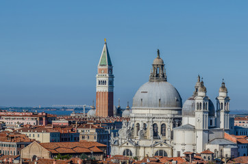 alte historische gebaeude in venedig