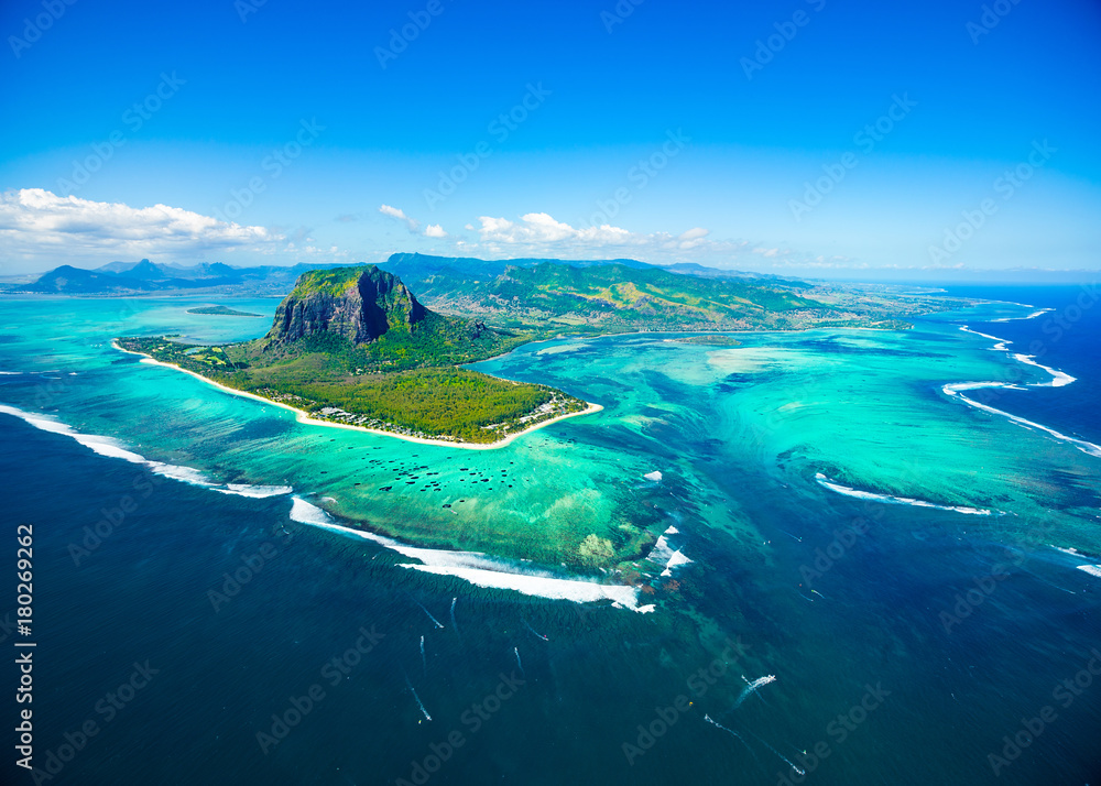 Aerial view of Mauritius island - obrazy, fototapety, plakaty 